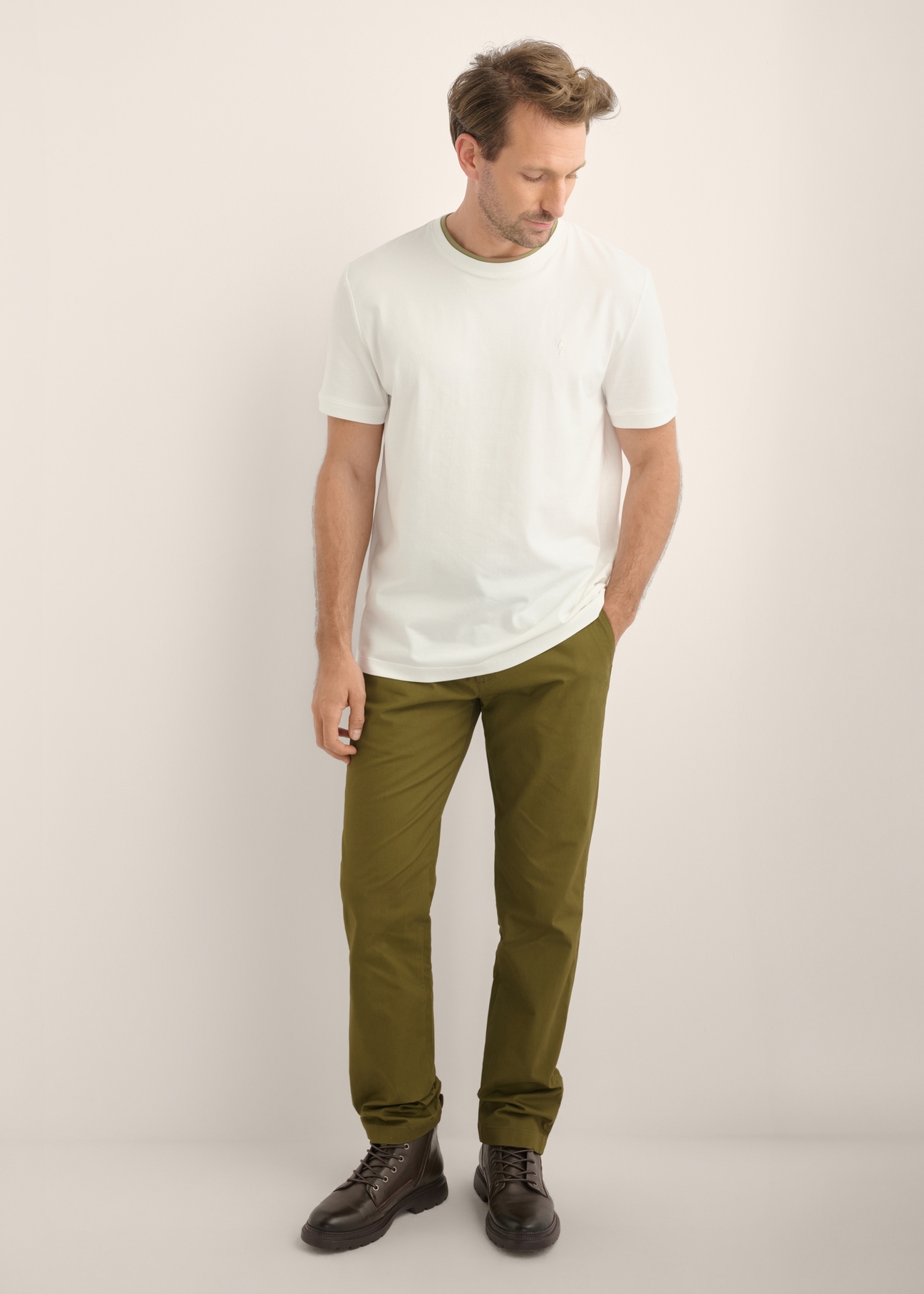 Pánske nohavice v khaki farbe SPOMT-0121-8D(Z26)