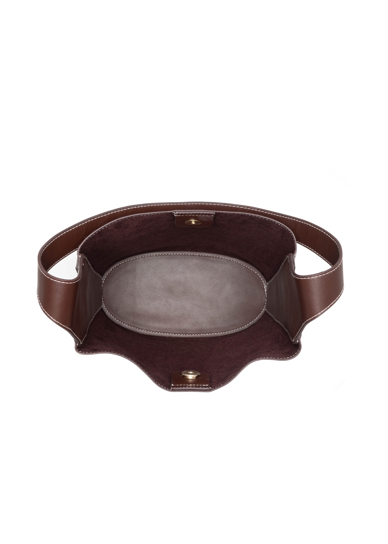 Tmavohnedá dámska kabelka z imitácie kože TOREC-1214-1H(W26), pohľad na produkt vo vnútri na bielom pozadí.