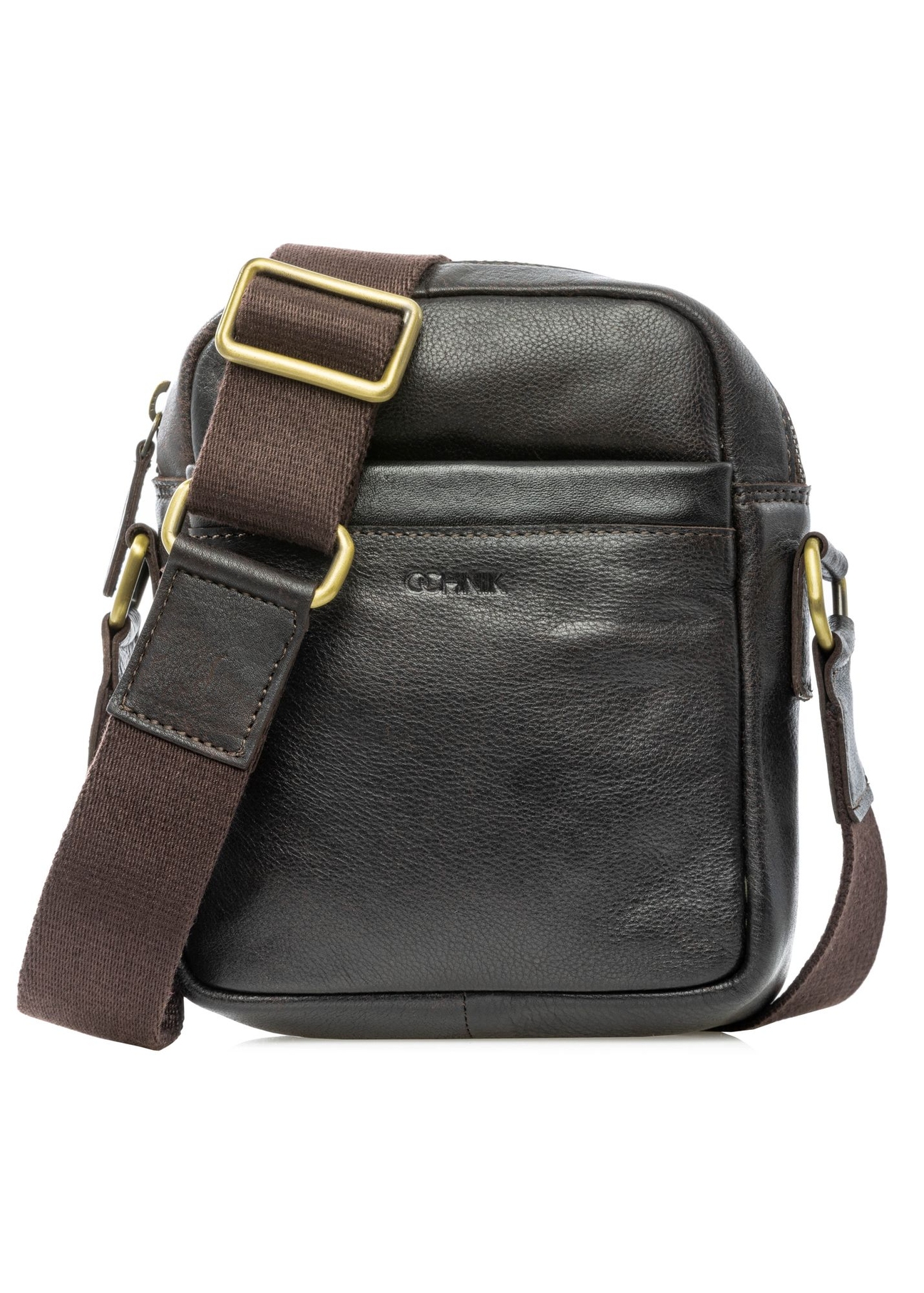 Tmavohnedá pánska kožená taška TORMS-0501-1I(W26) - pohľad na produkt spredu, na bielom pozadí.