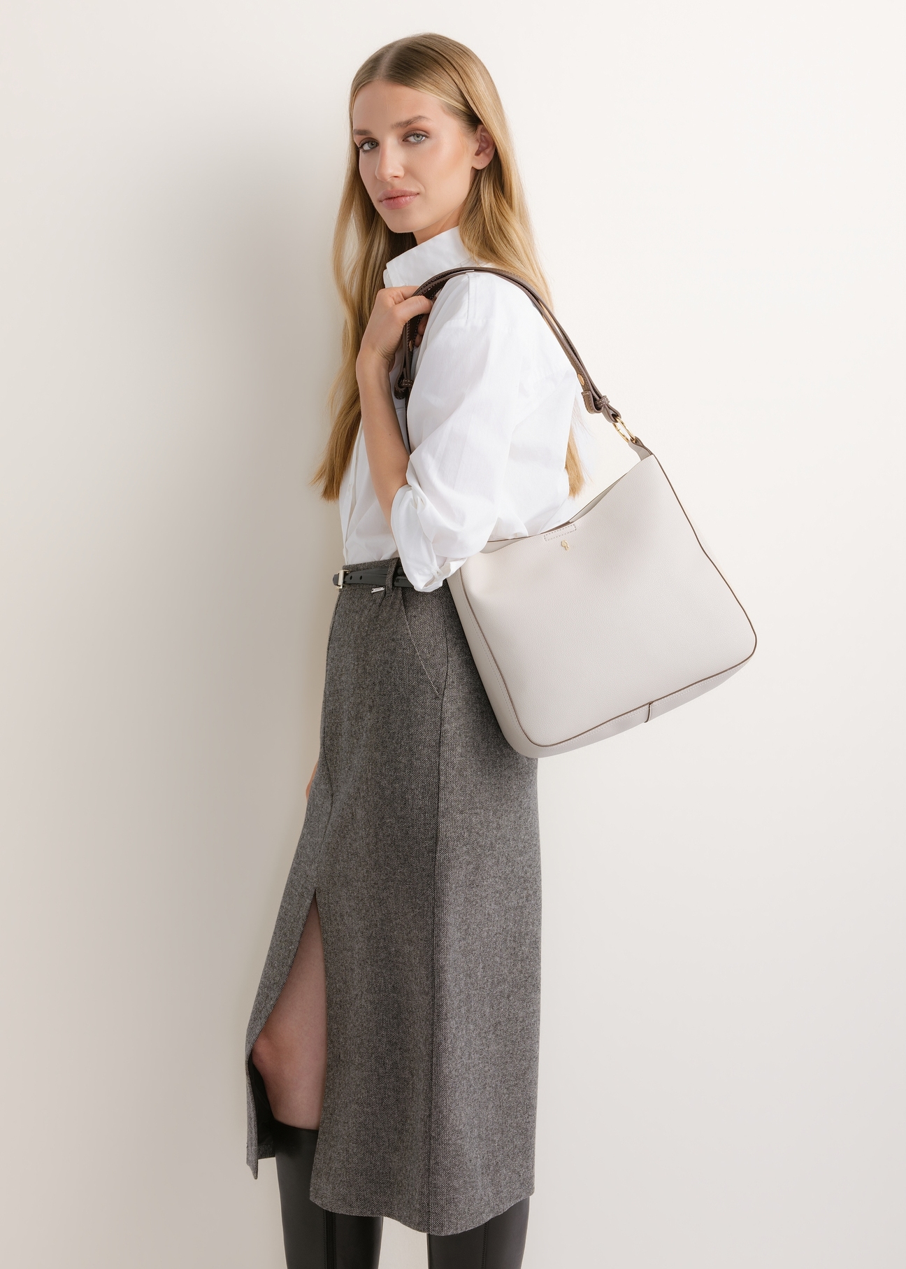 Dámska kabelka typu hobo v farbe ecru TOREC-1257-0B(Z26)