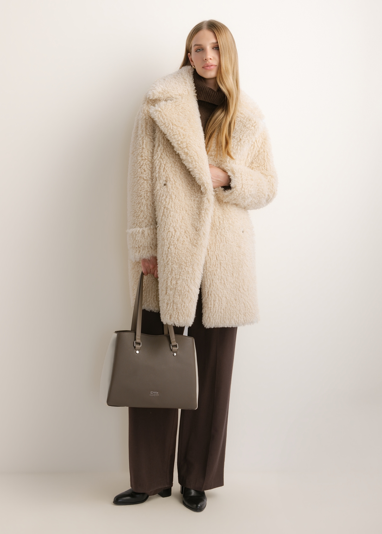 Shopper kabelka v chladnej béžovej farbe TOREC-1260-1K(Z26)
