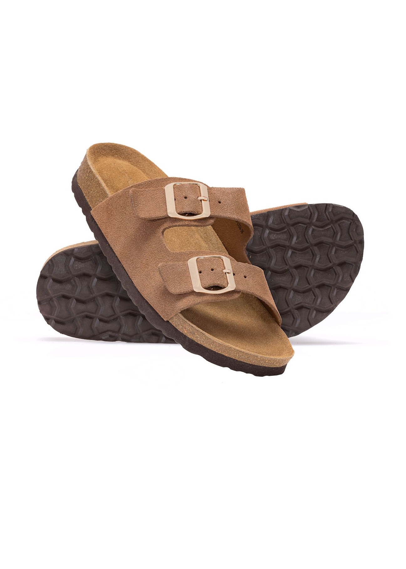 Dámske kožené šľapky v ťavej farbe BUTYD-1158-1D(W26), diagonálny pohľad na produkt na bielom pozadí.