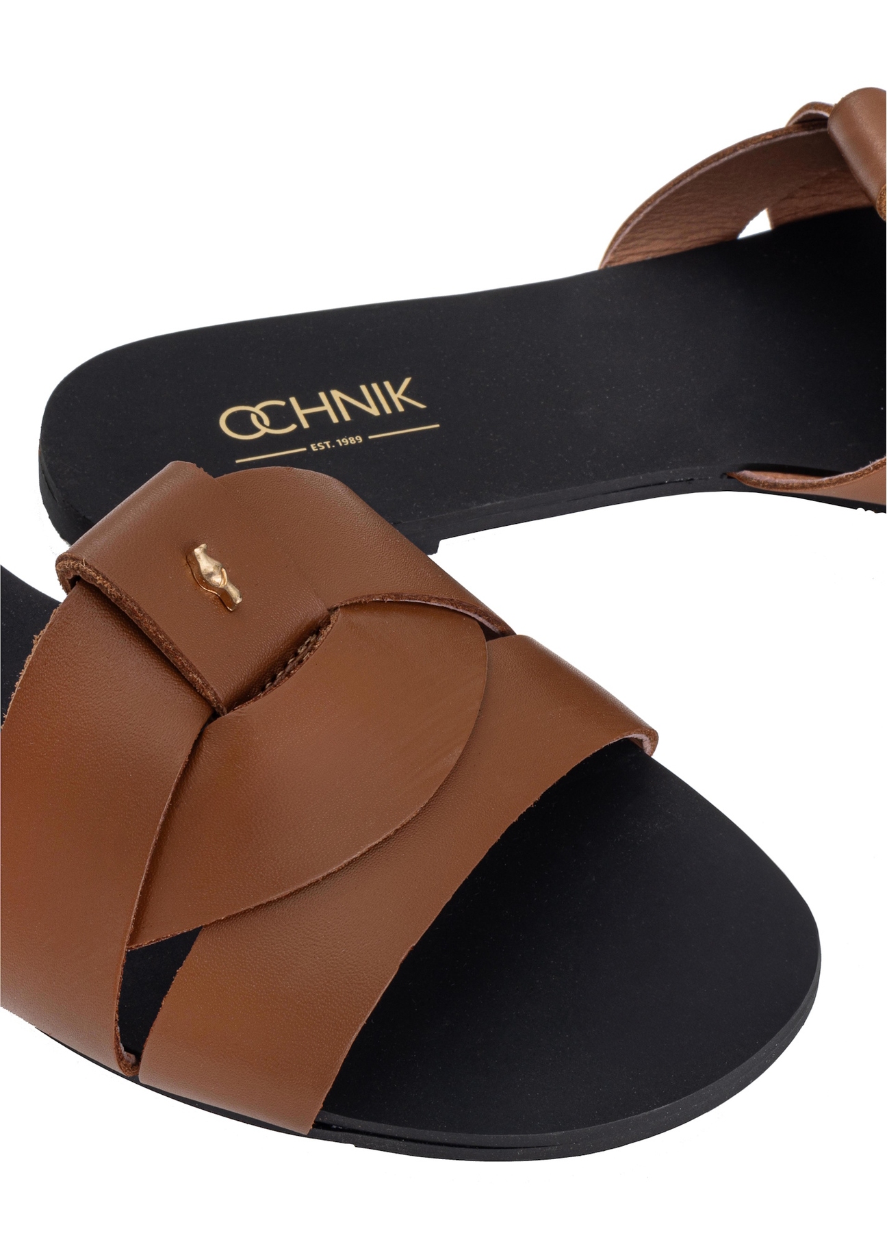 Dámske žabky s pleteným vzorom BUTYD-0903C-1D(W26) v tmavomodrej farbe, detail produktu na bielom pozadí.