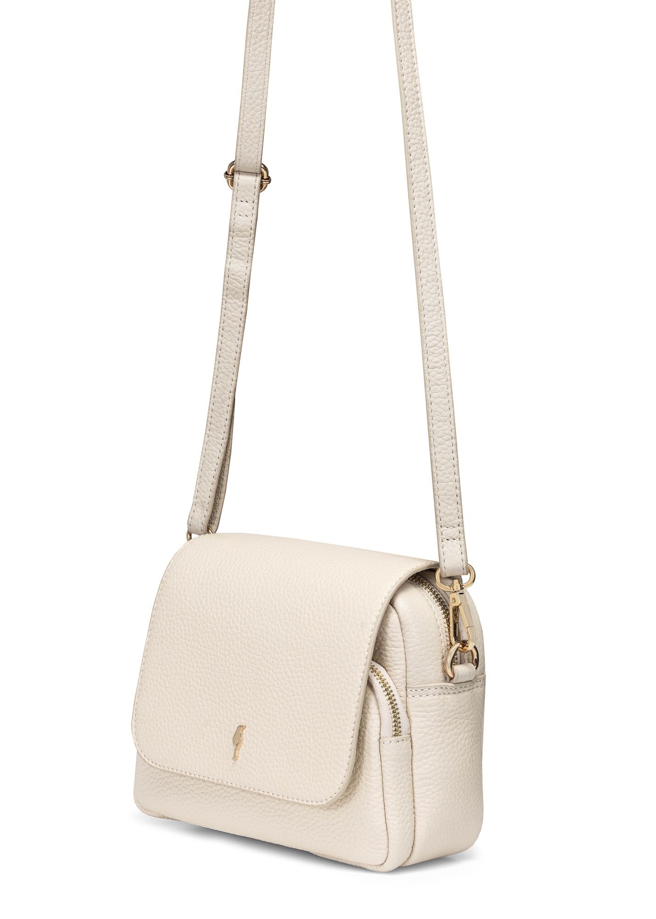 Dámska kožená kabelka cez rameno krémovej farby TORES-0958E-0B(W26), pohľad na produkt s popruhom na bielom pozadí.