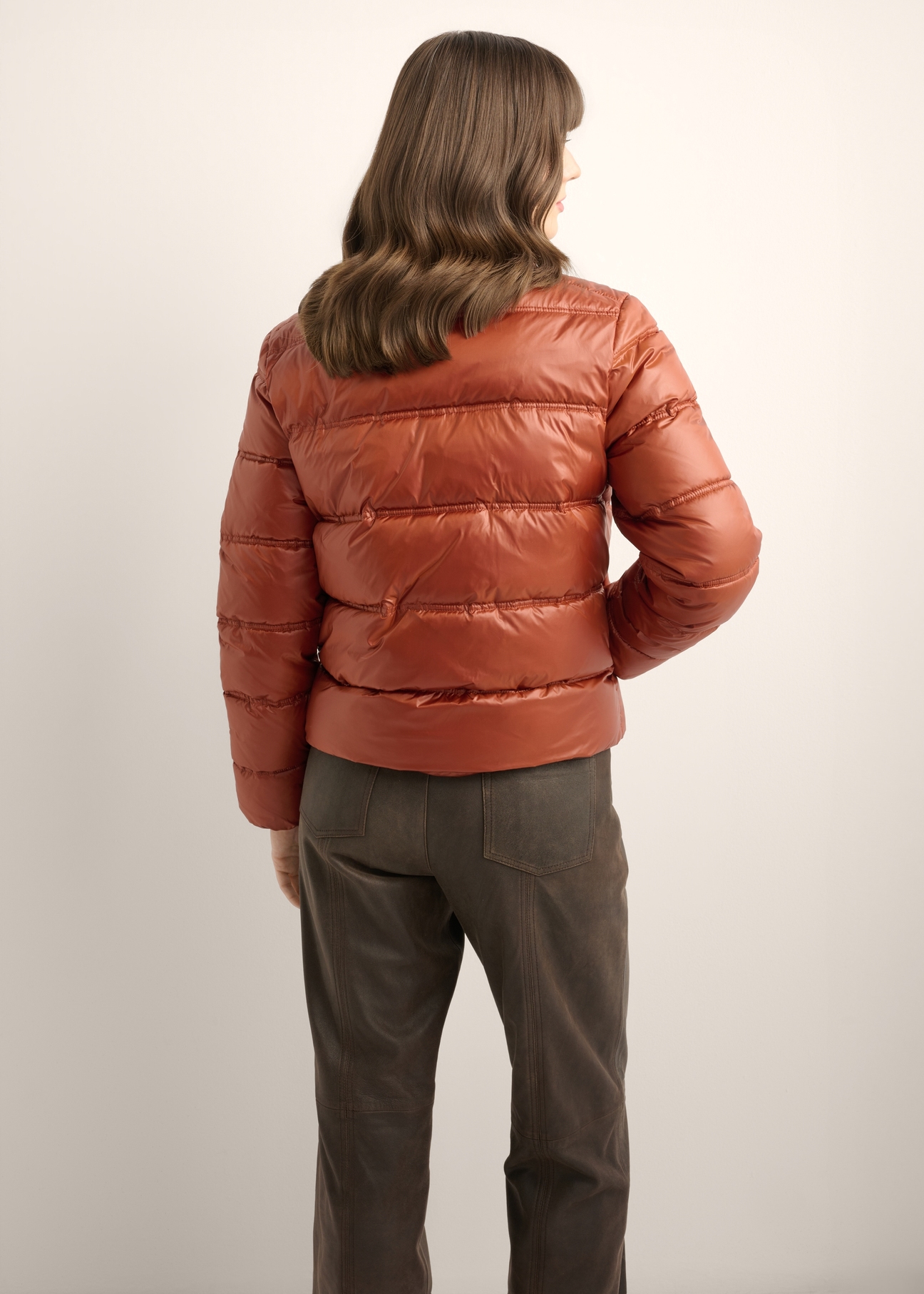 Dámska bunda so stojatým golierom v červenej farbe KURDT-0669-3D(Z26)