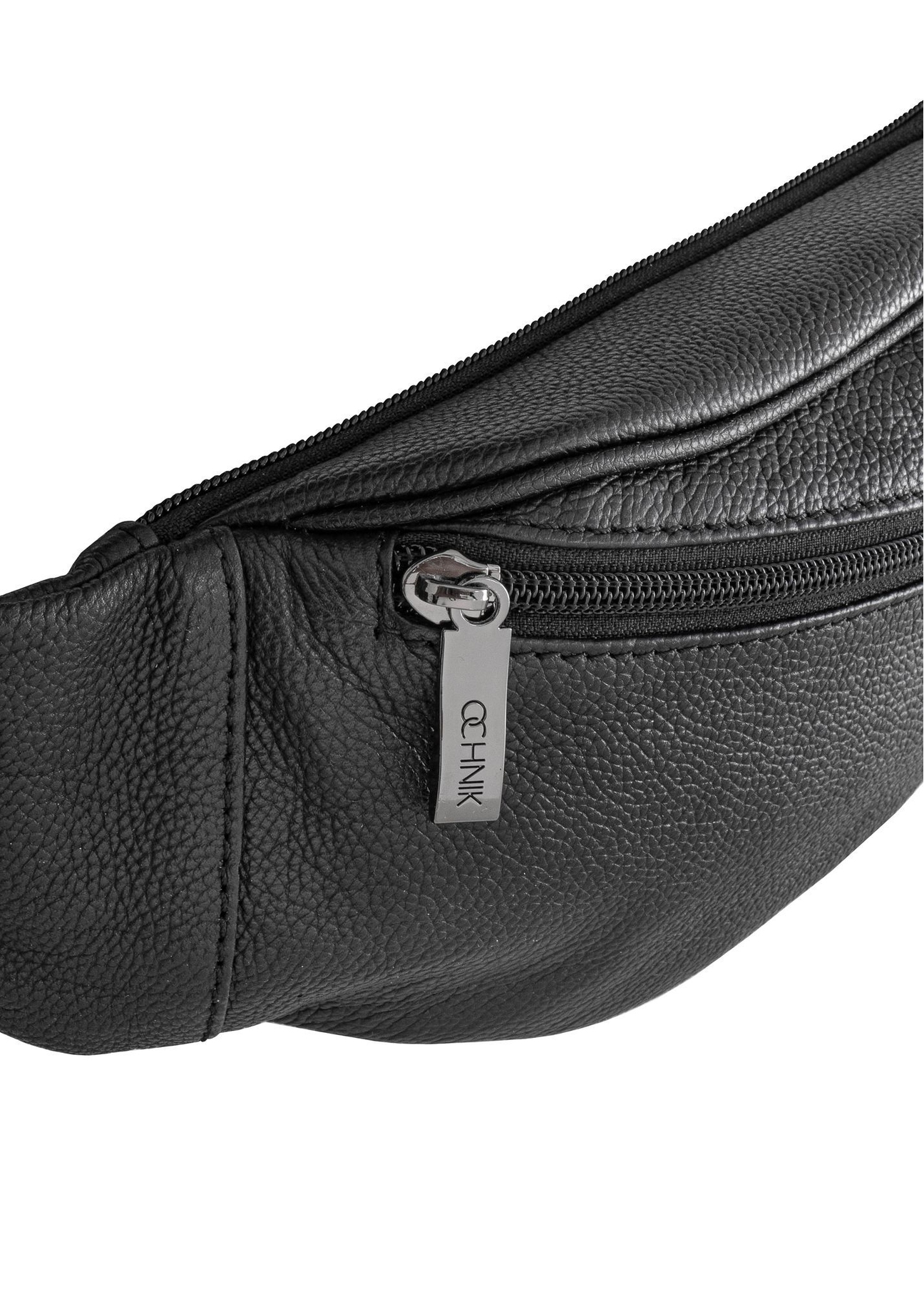 Pánska čierna kožená ľadvinka TORMS-0440B-99(Z25), detail produktu na bielom pozadí.