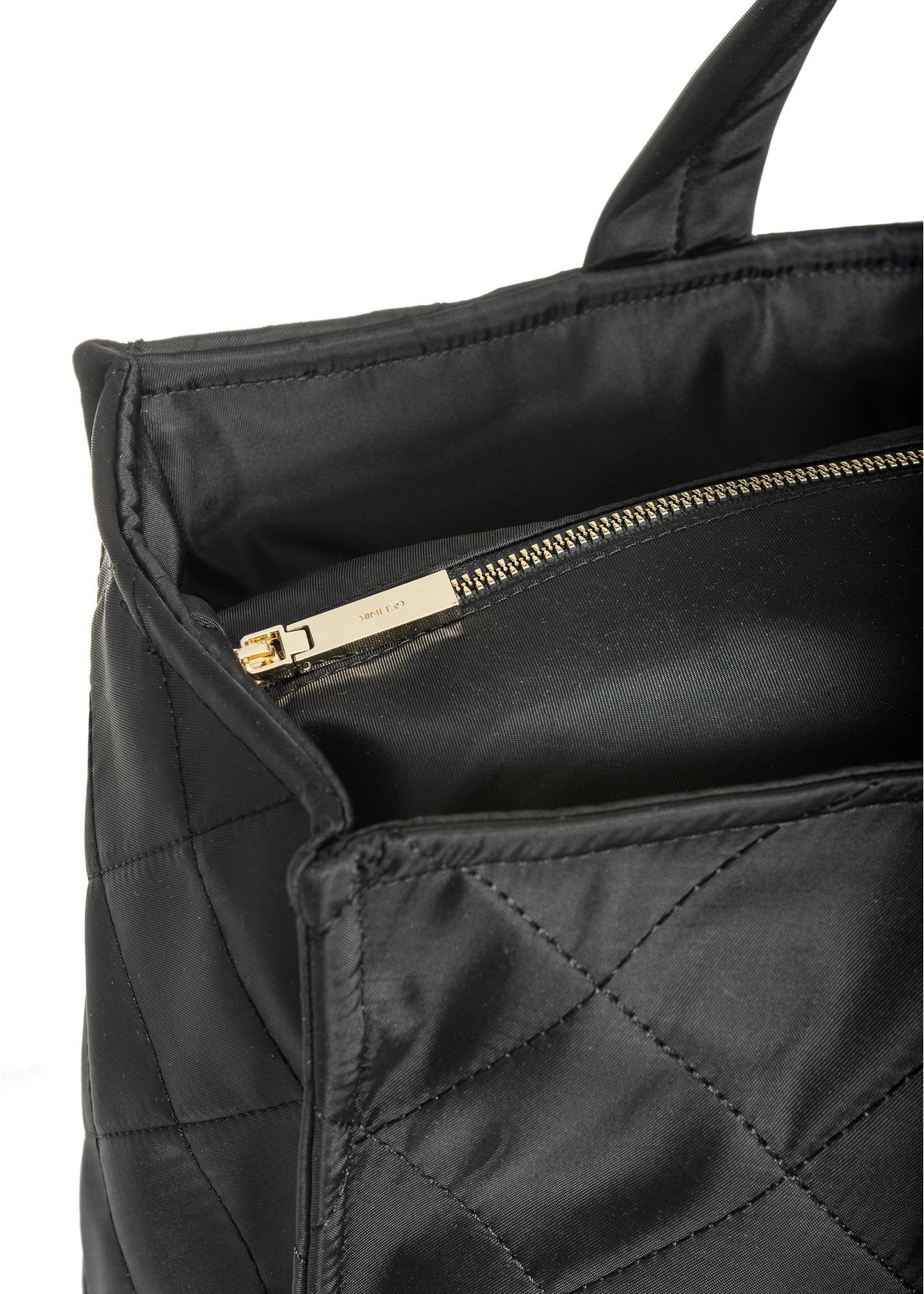 Dámska taška tote TOREN-0268A-99(Z25), detail produktu na bielom pozadí.
