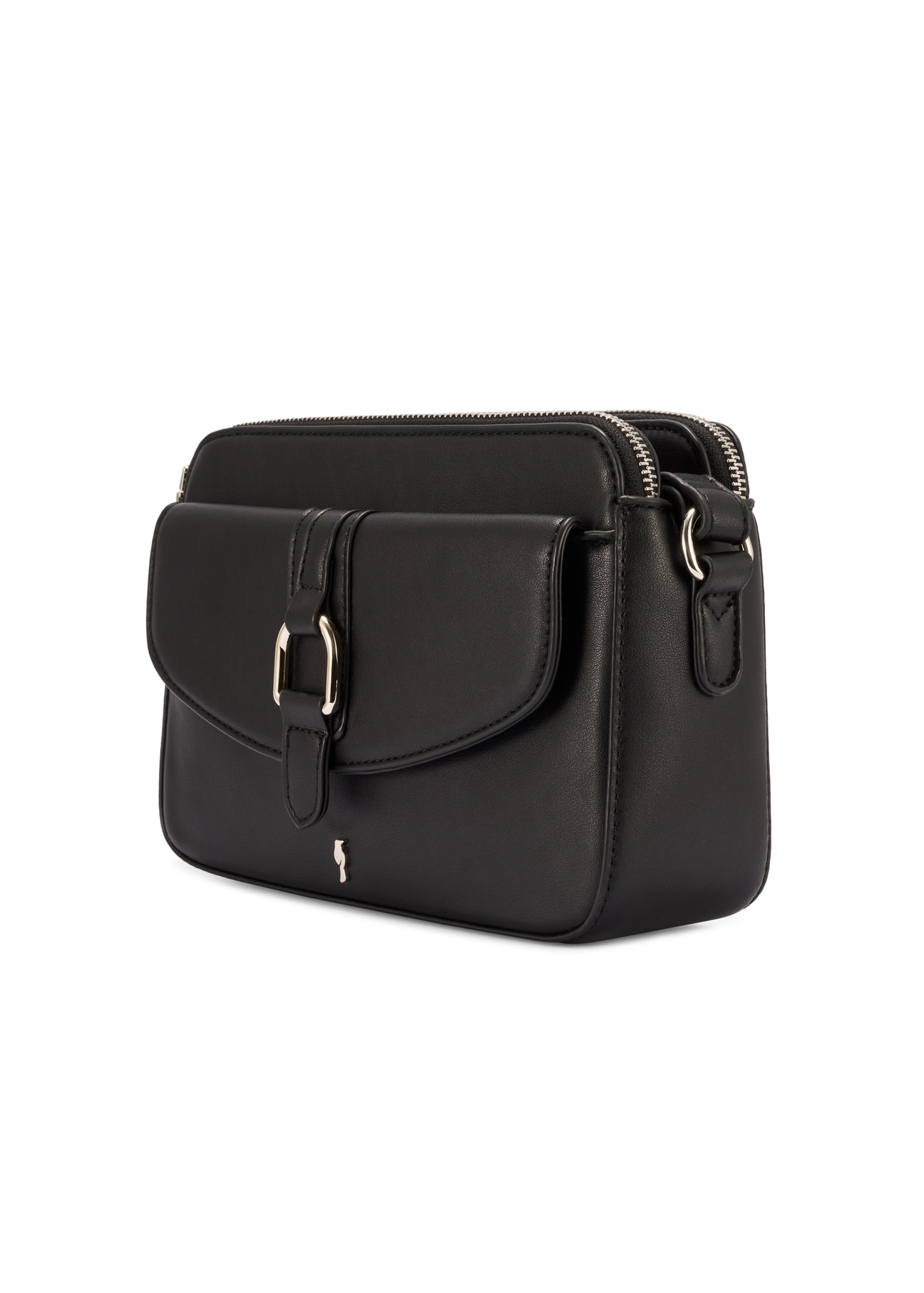 Čierna malá dámska kabelka TOREC-1175-99(W26) - diagonálny pohľad na produkt, na bielom pozadí.