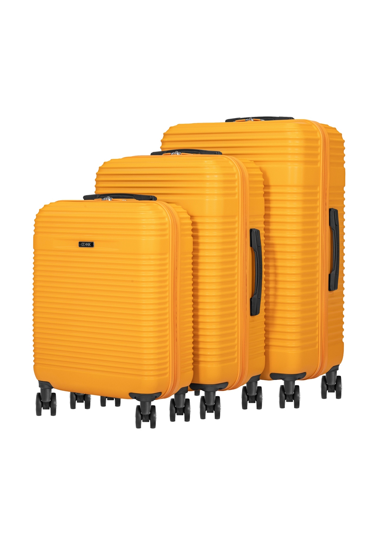 Sada kufrov na kolieskach 19'/24'/28' WALAB-0040-3A(W26), diagonálny pohľad na produkty na bielom pozadí.