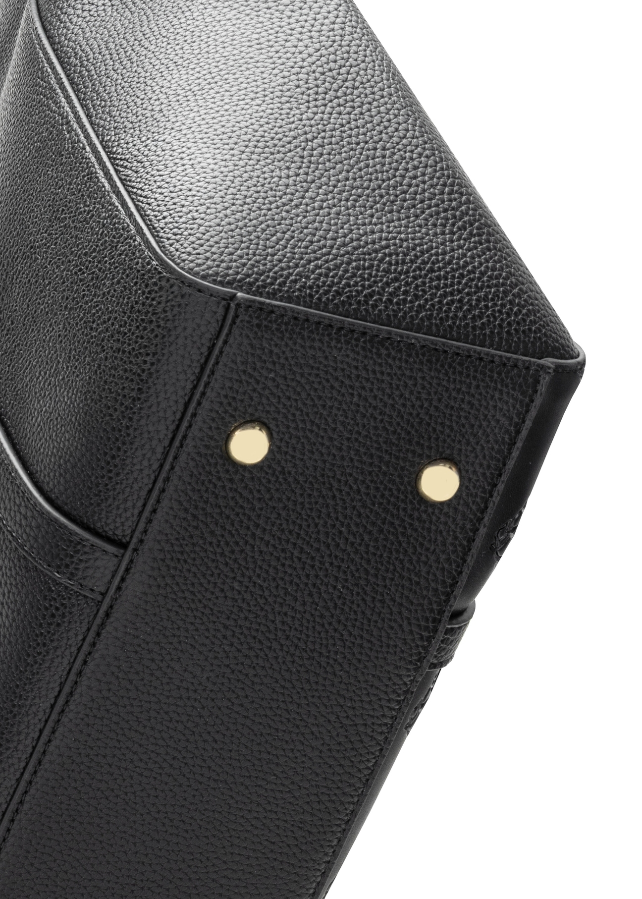 Čierna nákupná taška s monogramom TOREC-1160-9P(W26) - detailný záber na bielom pozadí.