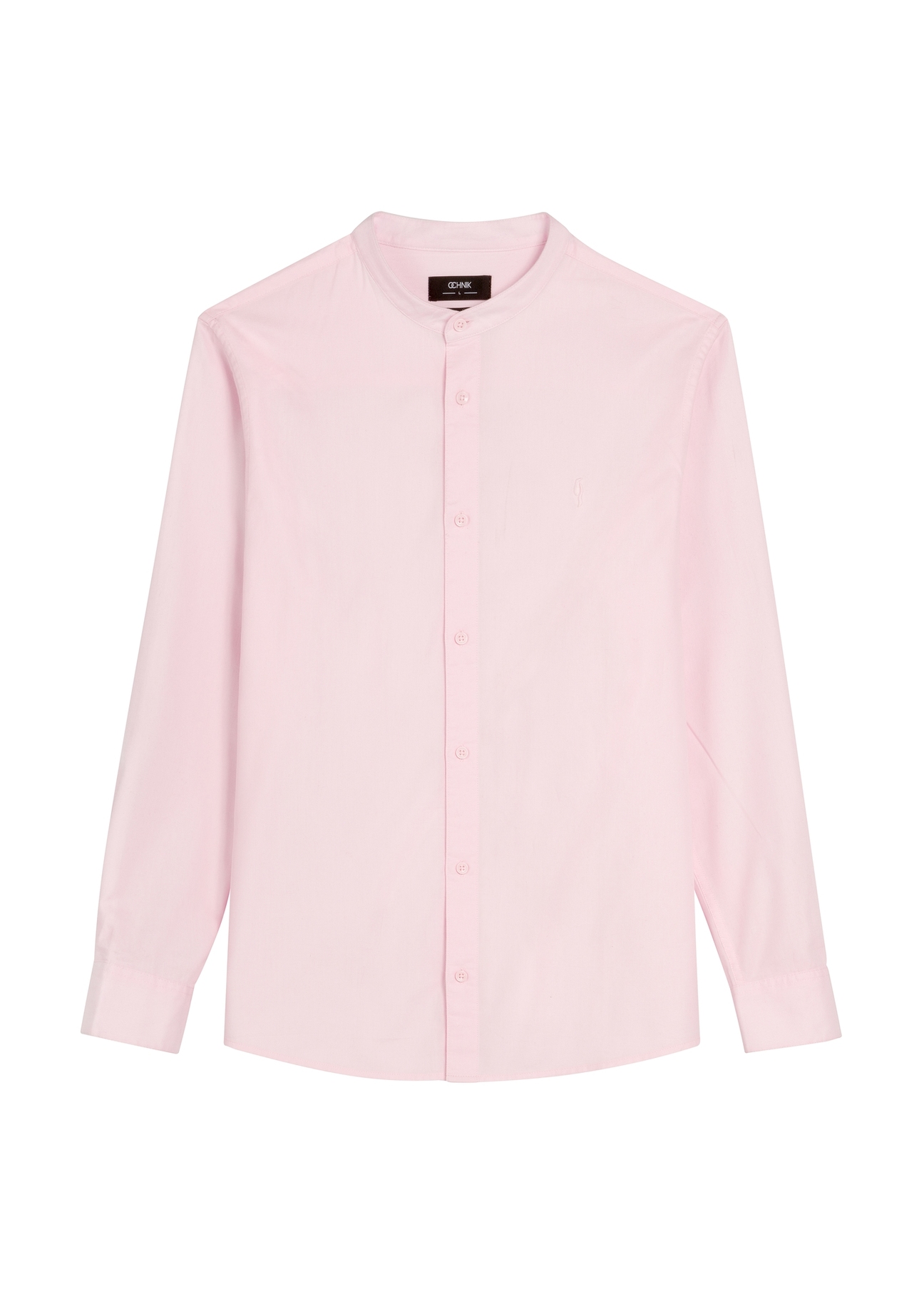 Pánska bavlnená košeľa svetloružovej farby KOSMT-0326-5A(W26), pohľad spredu na bielom pozadí.