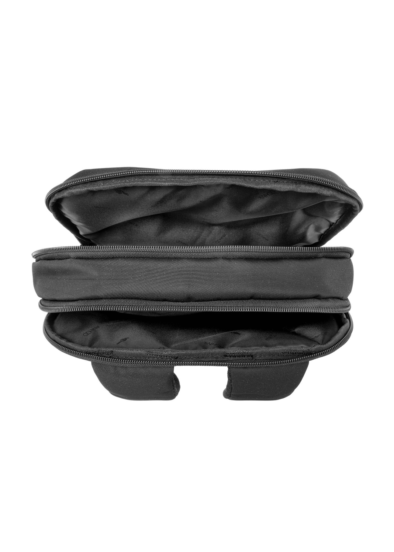 Čierny veľký pánsky batoh TORMN-0389-99(W26) - pohľad na produkt zhora, na bielom pozadí.