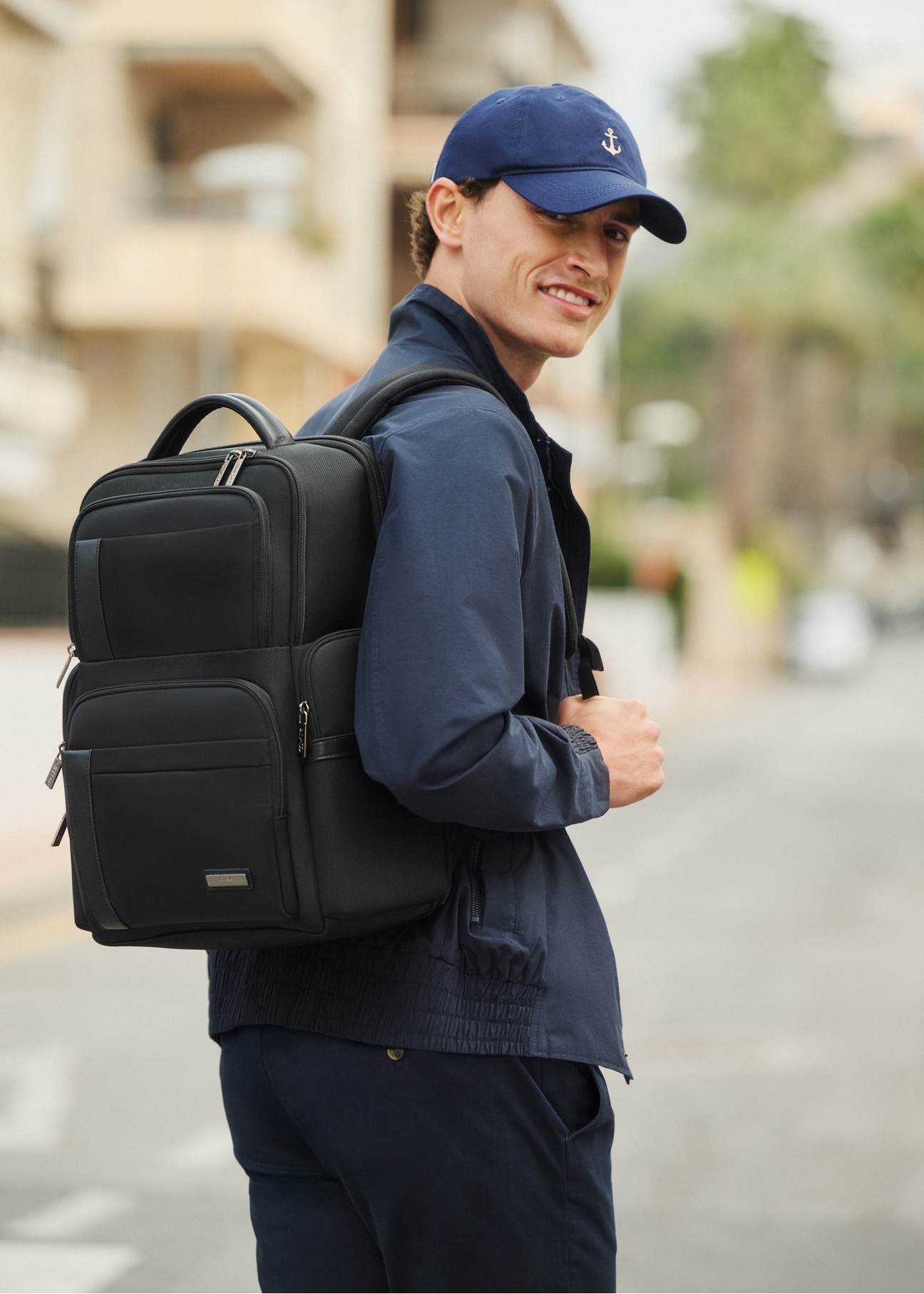 Pánsky čierny batoh TORMN-0406-99(W26)