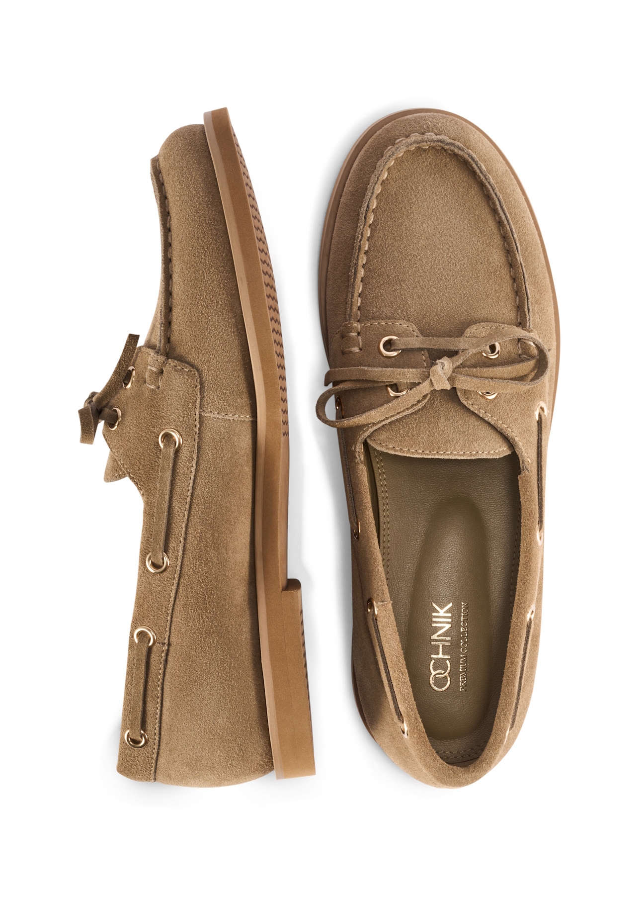 Dámske kožené mokasíny v chladnej béžovej farbe BUTYD-1240-1K(W26), pohľad na produkt zhora na bielom pozadí.