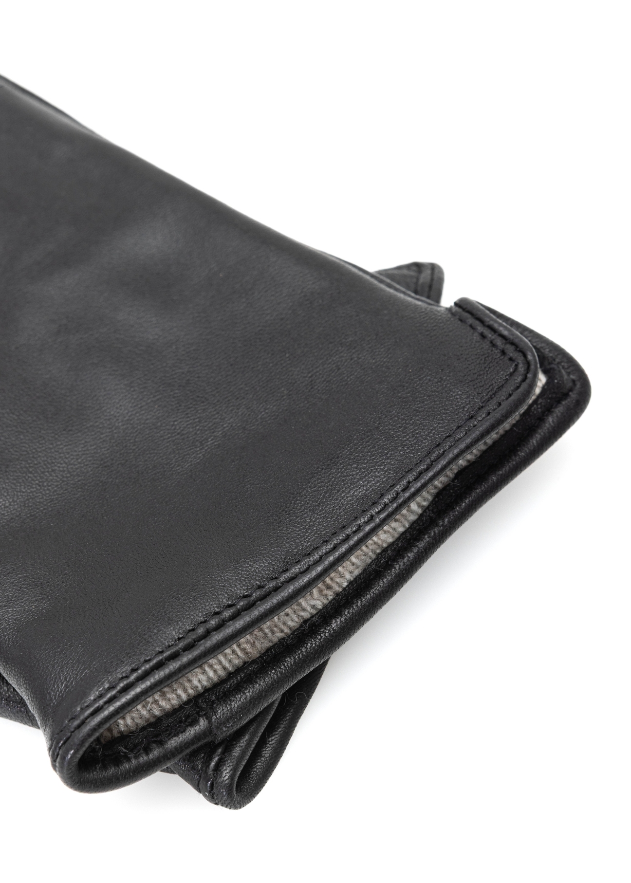 Dlhé hnedé kožené dámske rukavice REKDS-0082A-89(Z25), detailný záber produktu, pohľad na produkt na bielom pozadí.