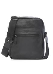 Pánska čierna kožená taška cez rameno TORMS-0499-99(W26), pohľad spredu na bielom pozadí.