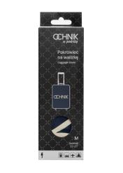 Námornícky modrý obal na stredný kufor AW-013-0002-7D-M(W26), pohľad spredu na produkt v balení.