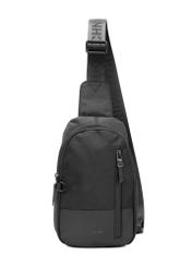 Čierna pánska crossbody kabelka TORMN-0419-99(W26) - pohľad spredu na produkt, na bielom pozadí.