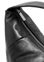 Čierna kožená kabelka hobo TORES-1135A-99(Z25), detail produktu, pohľad na bielom pozadí.