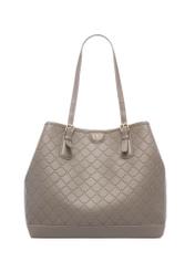 Svetlohnedá nákupná taška s monogramom TOREC-1181-1K(W26), pohľad spredu na bielom pozadí.