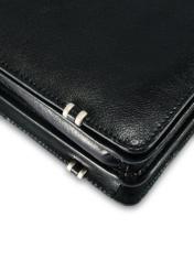 Pánska kožená aktovka TORMS-0478-99(Z25), detail produktu, pohľad na bielom pozadí.