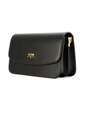 Čierna dámska kabelka z imitácie kože TOREC-1081-99(W26), diagonálny pohľad na produkt na bielom podklade.