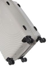 Veľký kufor na kolieskach WALAB-0088-1A-28(W26), detailný záber na kolieska produktu na bielom pozadí.