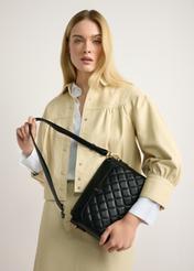 Čierna prešívaná dámska kabelka TOREC-1116-99(W26)