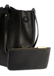 Veľká čierna nákupná taška TOREC-1201-99(W26), pohľad na kozmetickú tašku na bielom pozadí.