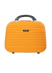 Kozmetická taška WALAB-0040-3A-14(W26), pohľad spredu na bielom pozadí.