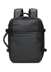 Čierny veľký pánsky batoh TORMN-0414-99(W26) - pohľad na produkt spredu, na bielom pozadí.