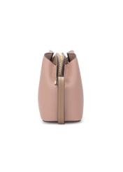 Ružová malá dámska kabelka TOREC-0768-5A(W26), bočný pohľad na produkt na bielom pozadí.