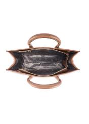 Dámska kožená kabelka v ťavej farbe TORES-1206-1D(W26), pohľad na produkt vo vnútri na bielom pozadí.