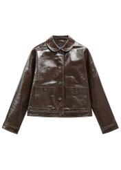 Dámska hnedá kožená krátka bunda KURDS-0593-1I(W26) - pohľad spredu na produkt, na bielom pozadí.