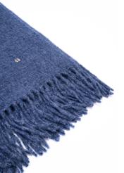 Modrá dámska šatka so strapcami SZADT-0209-61(Z25), detailný záber produktu na bielom pozadí.