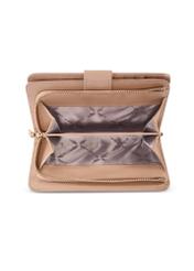 Stredne veľká béžová kožená dámska peňaženka PORES-0896R-1B(W26), pohľad na produkt zhora na bielom pozadí.