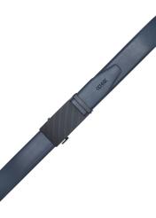 Pánsky kožený opasok v tmavomodrej farbe PASMS-0269-7E(W26), pohľad zhora na produkt na bielom pozadí.