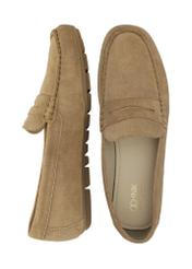 Dámske kožené mokasíny v chladnej béžovej farbe BUTYD-1262-1K(W26), pohľad na produkt zhora na bielom pozadí.