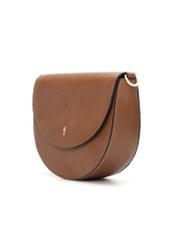 Dámska hnedá kožená taška cez rameno TORES-1246-1F(W26), diagonálny pohľad na produkt na bielom pozadí.