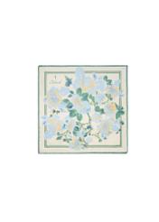 Dámska hodvábna šatka krémovej farby SZADT-0188-7B(W26), pohľad spredu na bielom pozadí.