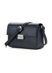 Elegantná dámska kabelka v tmavomodrej farbe TOREC-1251-7E(Z26) - diagonálny pohľad na produkt, na bielom podklade.