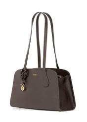 Hnedá taška cez rameno TOREC-1236-1H(W26), diagonálny pohľad na produkt na bielom pozadí.