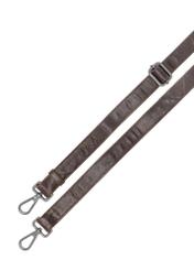 Hnedá pánska taška TORMS-0461-89(Z25), detailný záber na odnímateľný popruh produktu, pohľad na bielom pozadí.
