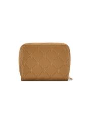 Malá béžová dámska peňaženka s monogramom POREC-0349A-81(Z25), pohľad na produkt zozadu na bielom pozadí.