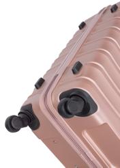 Malý kufor na kolieskach WALAB-0081-5X-19(W26), pohľad na kolieska produktu na bielom pozadí.