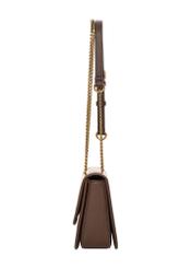 Béžová dámska kabelka s monogramom TOREN-0360-1B(Z26), bočný pohľad na produkt na bielom pozadí.