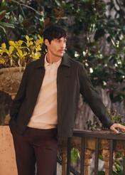 Pánska prechodná bunda v khaki farbe KURMT-0415-8D(W26)