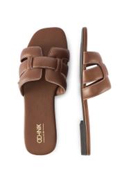 Dámske žabky z ťavej kože s vrkočom BUTYD-1225-1D(W26), pohľad na produkt zhora na bielom pozadí.