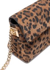 Dámska kožená kabelka s leopardím vzorom TORES-1170-86(Z25), detail produktu na bielom pozadí.