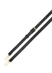 Čierna dámska kabelka s monogramom TOREC-1159-9P(W26) - pohľad zhora na popruhy na bielom pozadí.